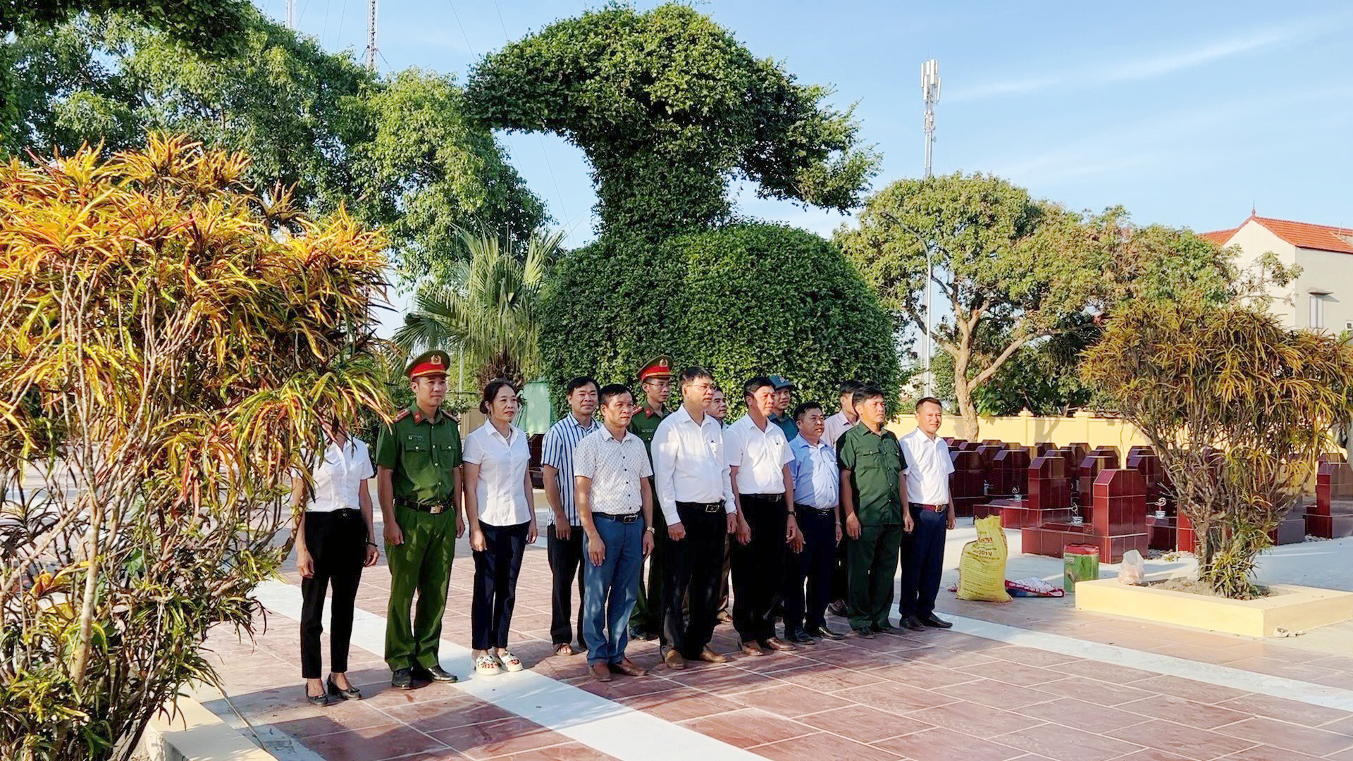 xa phu cuong  huyen ba vi lam tot cong tac den on dap nghia hinh 2